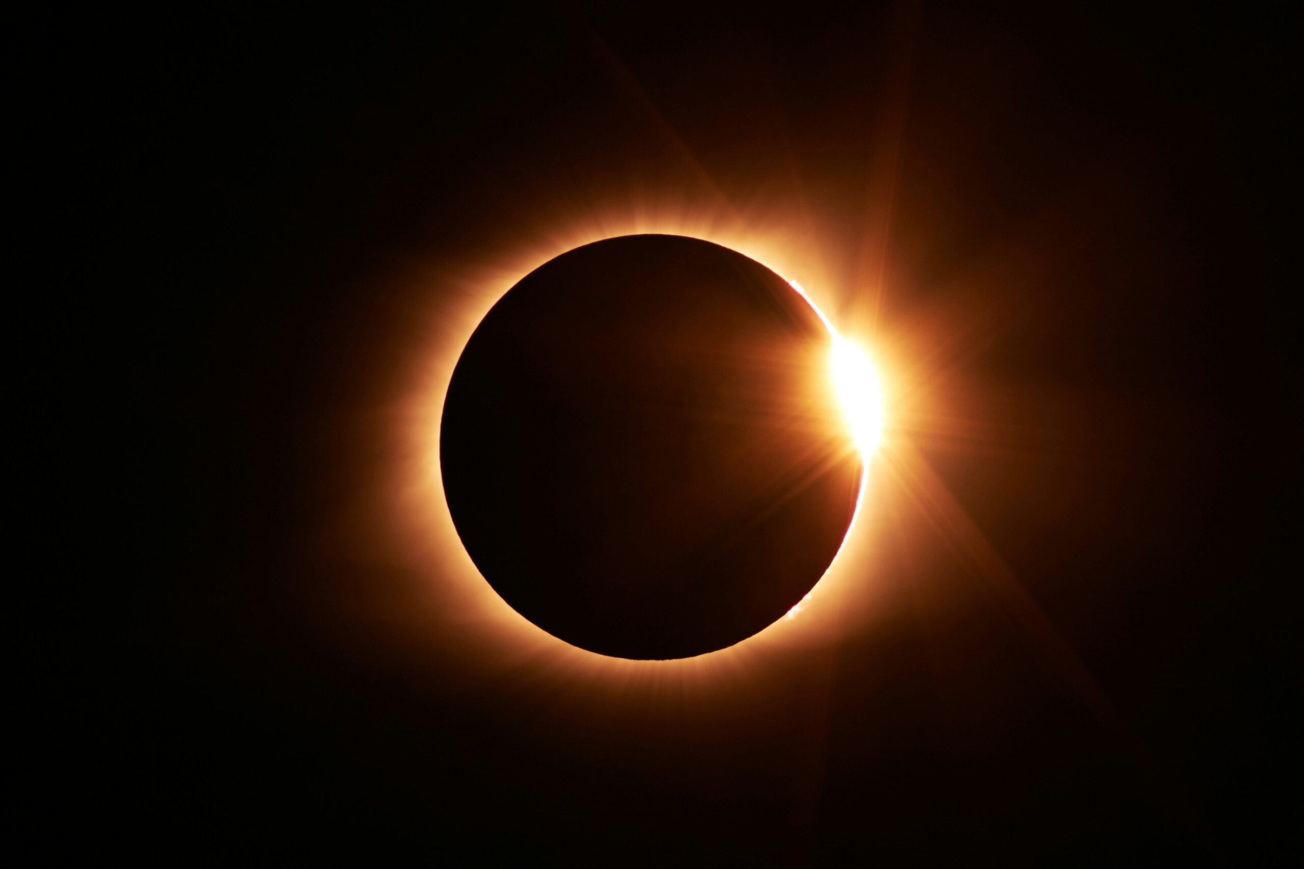 Éclipse solaire du 8 avril 2024 : l&rsquo;Ordre s&rsquo;associe à la FAAQ, Ordre des Opticiens | d’ordonnances du Québec